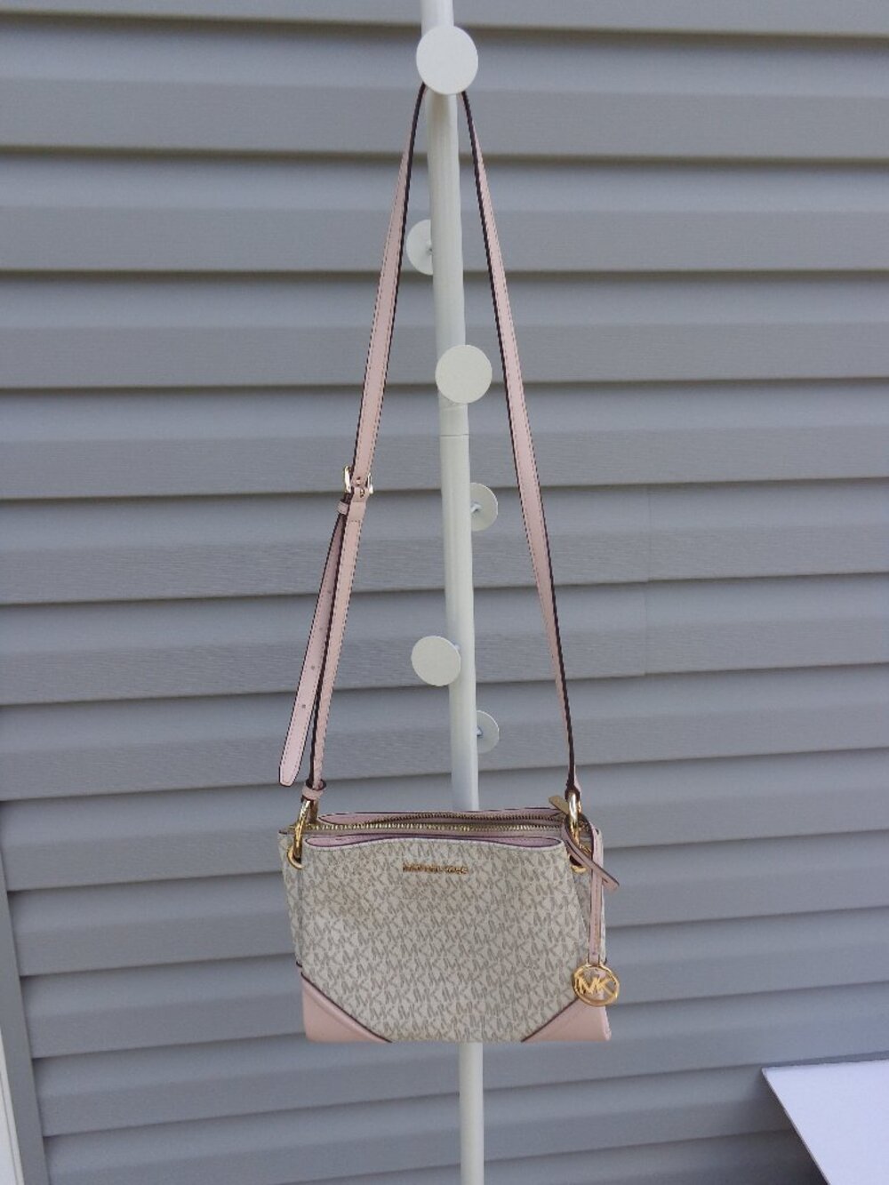 Michael Kors Nicole Triple Compartment Vanilla Pink Crossbody Ballet Bag - Picture 5 of 13